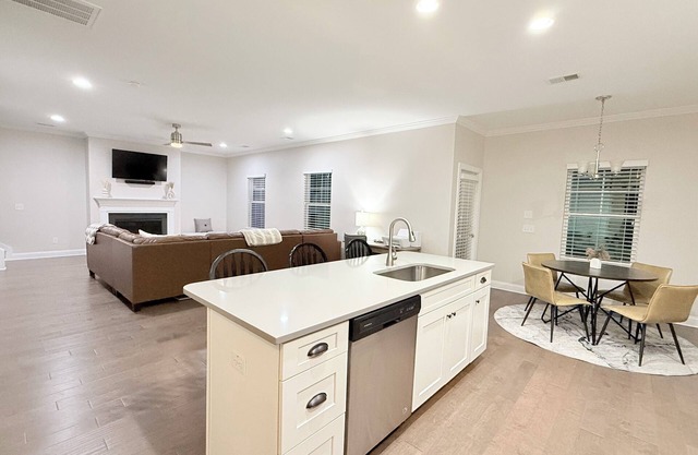 Spacious Modern Home Near Folly Beach