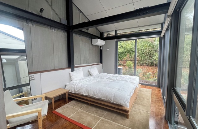 Spacious Modern Kyoto Retreat: Stylish Home with AC, Surrounded by Nature!