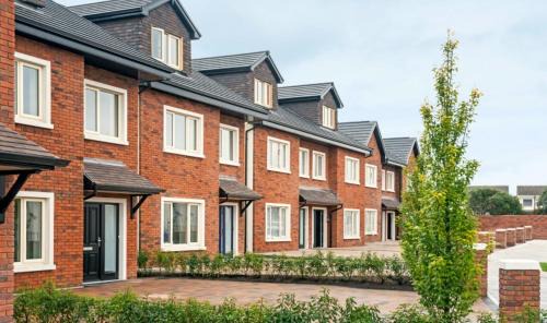 Spacious, modern room for families in a shared family home