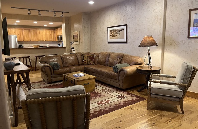 Spacious Mountain Village 1 BDR Condo with Pool and Hot Tub Access