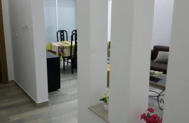Spacious new S+1 apartment near Saint Louis Cathedral and the sea