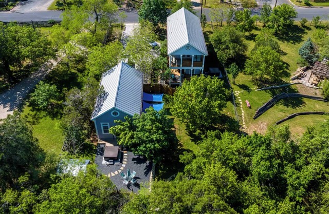 Spacious Oasis l Hot Tub, Pet Friendly, 1.2+ Acres, Near Main St - Sleeps 12!