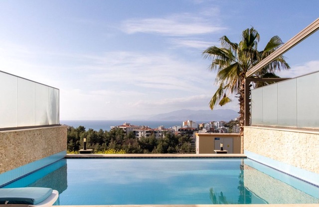 Spacious Perfect Flat with Private Pool