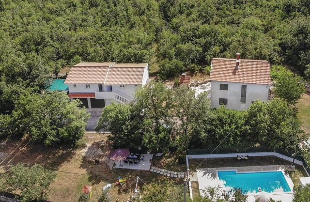 Spacious Prgomet Retreat with Private Pool, Fitness Centre, and Garden - Three Bedroom Villa