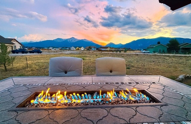 Spacious, Spectacular Mtn Views, Centrally Located! Brand New Listing!