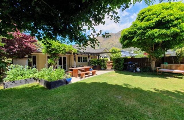 Spacious Sunny 4 Bedroom Home located just 5 min drive from Queenstown's centre