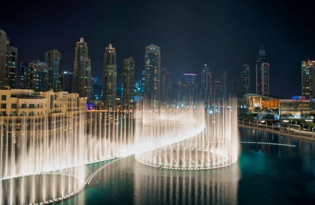 Spacious Three-Bedroom Apartment w/Sea View Downtown