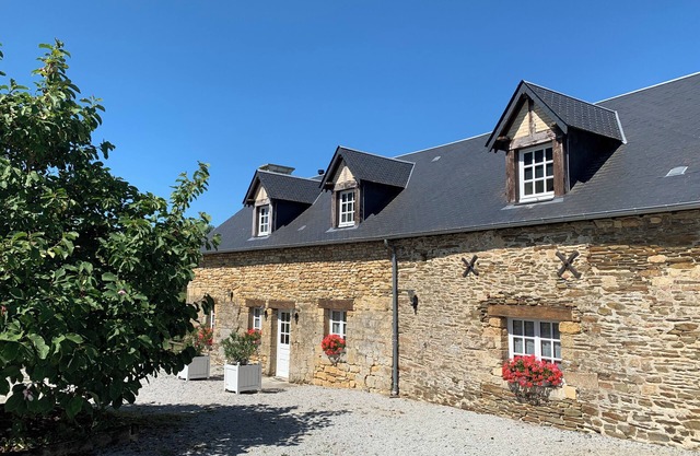 Spacious vacation accommodation in the countryside