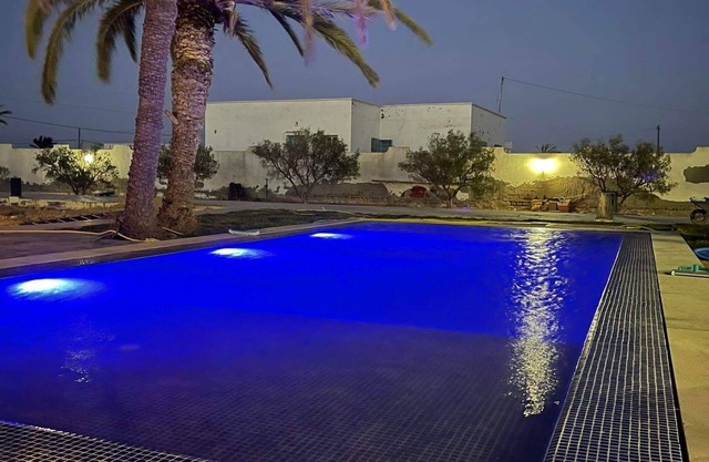 Spacious villa 6-bedroom chateau in kerkennah