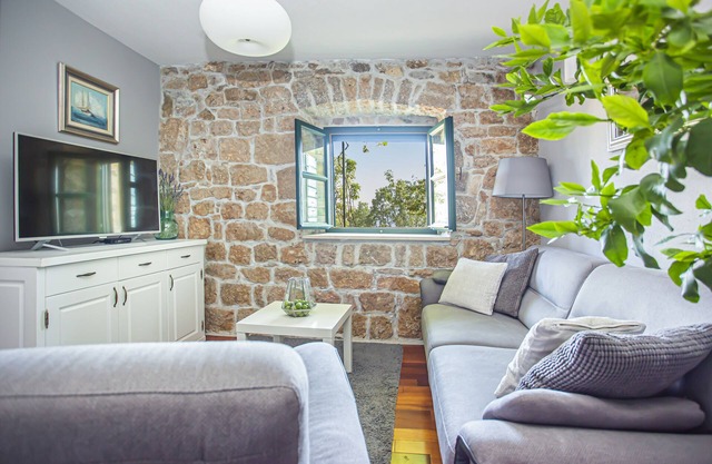 Spacious Villa With Great View