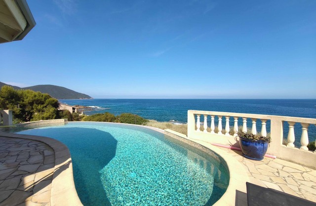 Spacious villa with pool and sea views
