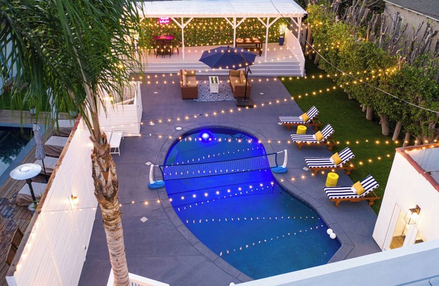 Spacious Villa with 1BR Guesthouse steps from Universal Studios - Events Inquire