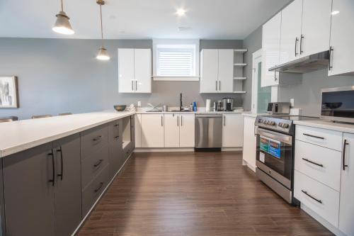 Spacious Walkout Garden-Level Luxe Kitchen