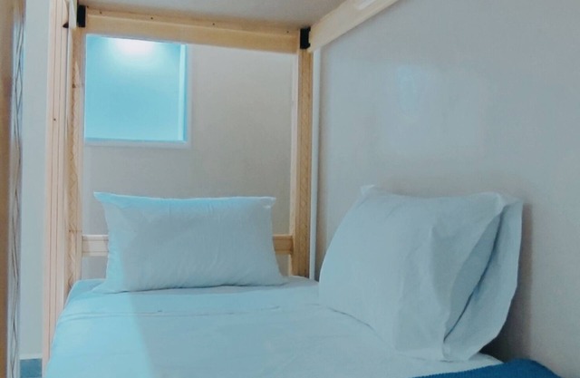 Spacious50m room with bathroom,balcony,sea/mountain views,largebed,5Min to beach