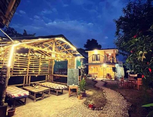 Sparrow House, Landing Site, 3-bedroom house, Kitchen, Bonfire