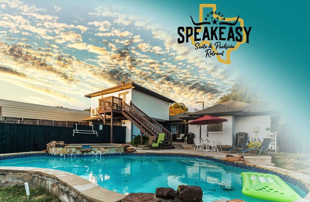 Speakeasy, Pool, 12 Person Hot tub, Game Room with Arcade, 500MGps Internet.