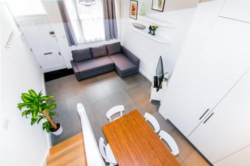 Spear Mews Apartments