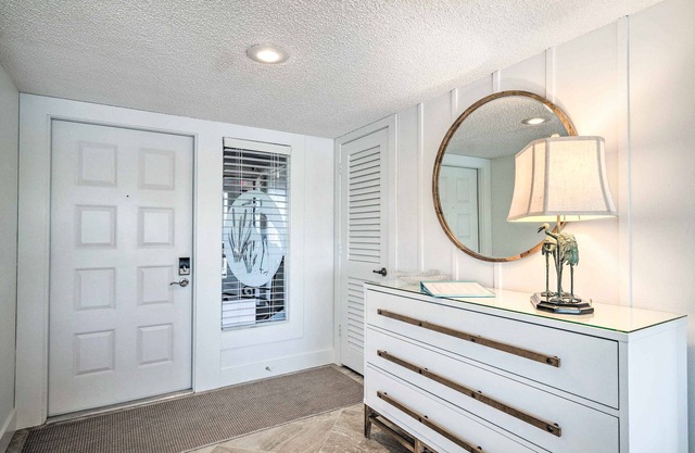 SPECIAL DISCOUNT BELOW - NEW 2nd floor CORNER condo; MARINA, MANATEE, upgrades