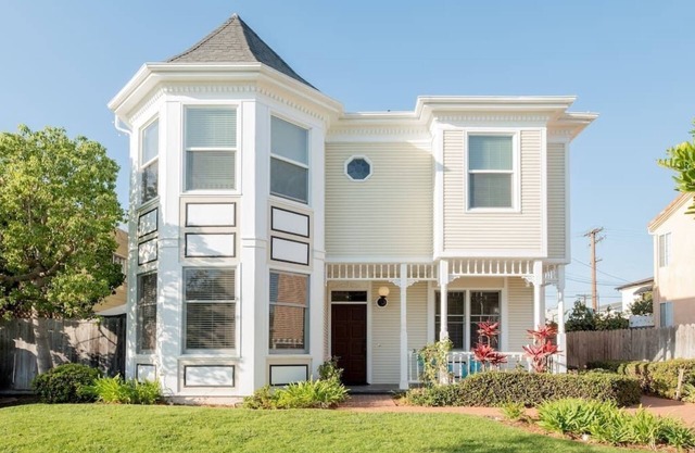 Special! Luxury Townhome2 Fast WiFi Garage BBQ Crib