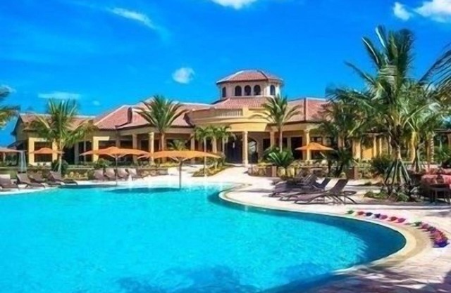 Special Offer! 2BR+Den Condo in Treviso Bay – Near Beaches | Book & Save