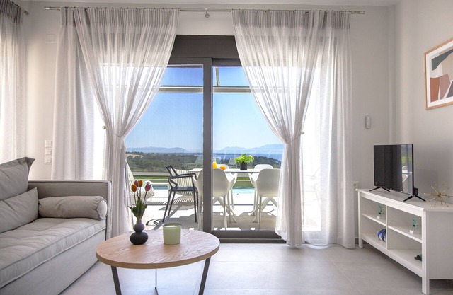 Special Offer! Villa Perseids in Kanali Preveza with pool and sea views