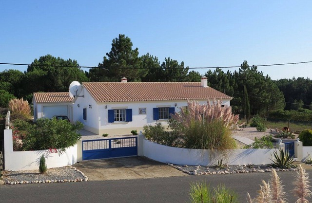 Special villa, in a private location, heated pool, cable TV, high speed fibre