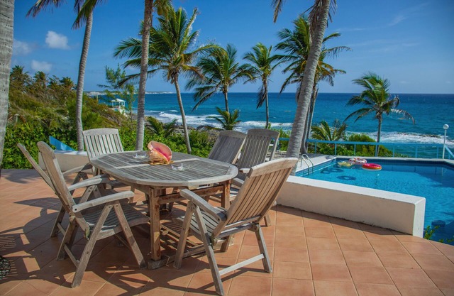 Spectacular 4 Bedroom Villa With Ocean Views & Private Pool