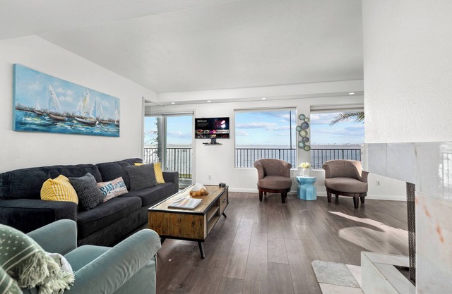 Spectacular Bayfront Oasis! Exceptional views and PRIME location