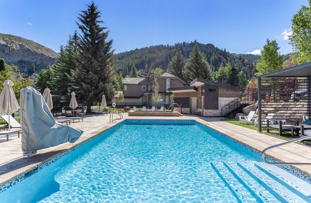 Spectacular views | Private Hot Tub | Sleeps 16