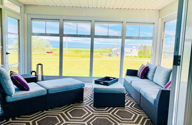 Spectacular white sandy beach, Gorgeous, Sleeps 10