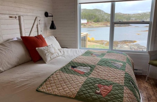 Spencer Salt-Side Cottage (Salt Harbour)