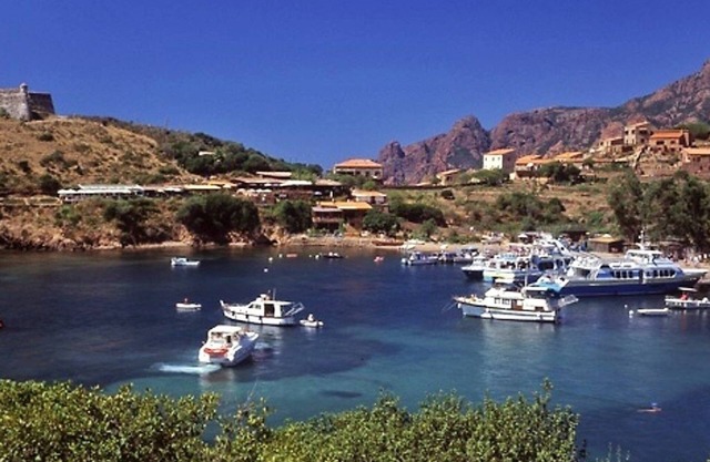 Spend exceptional holidays in a protected village , by the sea