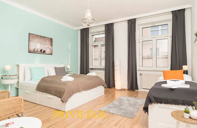 Spittelau, bright, selfcheckin24h,