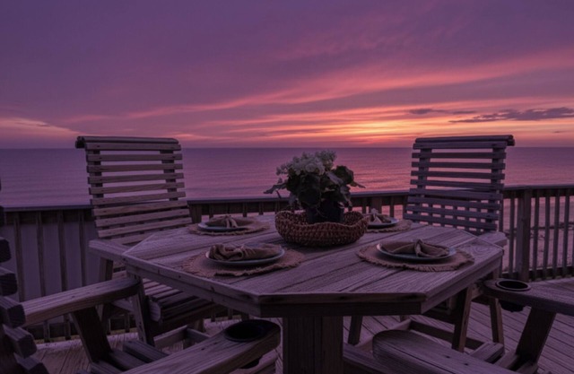 Splash Spacious 3BD 3bath Beachfront! Steps to Beach!