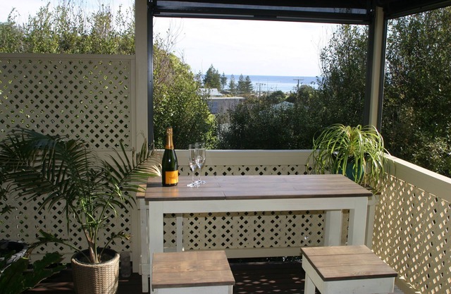 Spoil yourself! Gateway- McLaren Vale wineries, Moana Beach & Onkaparinga Gorge!