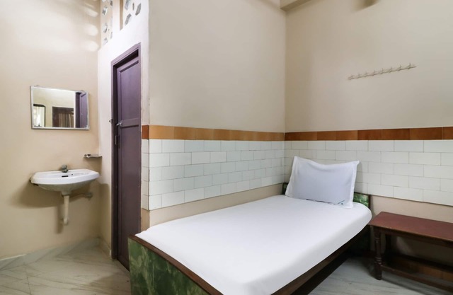 SPOT ON 46343 Jayanthi Mansion