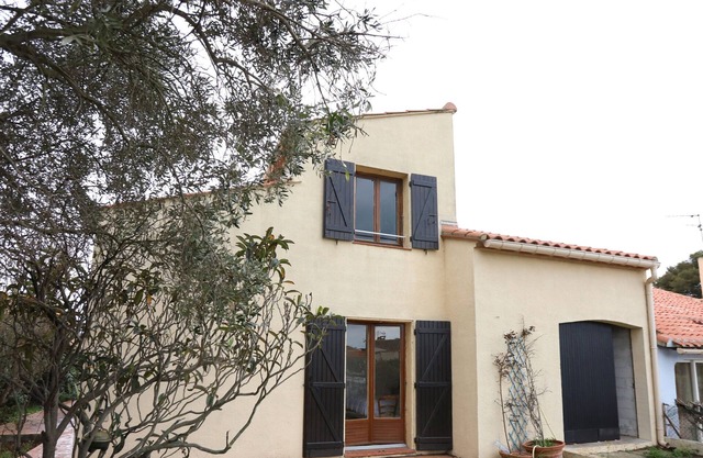 St Cyprien family home near the beach