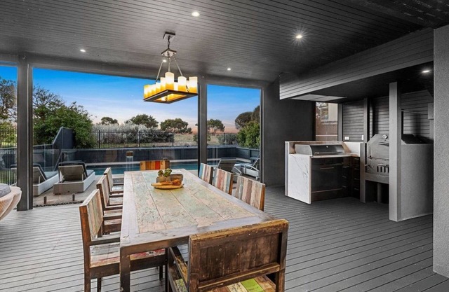 St Georges Luxury Beach House