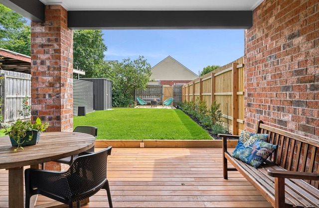 St Helens I Stunning Family Townhouse in Geelong