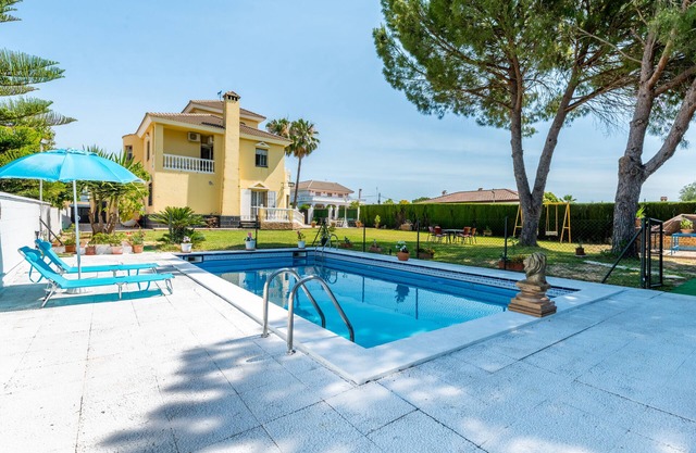 Star's House Seville. 10 minutes from Seville. Private pool