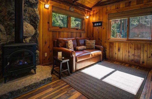 Standalone Anniversary Suite