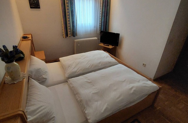 Standardzimmer Doppelbett Nr. 4 - Goldner Engel, Restaurant - Hotel - Metzgerei