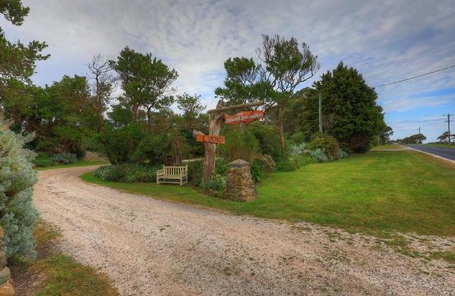 Stanley Lakeside Spa Cabins