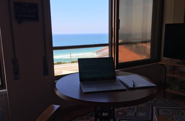 STARFISH Beach House overlooking the sea and next to a multi-sports venue