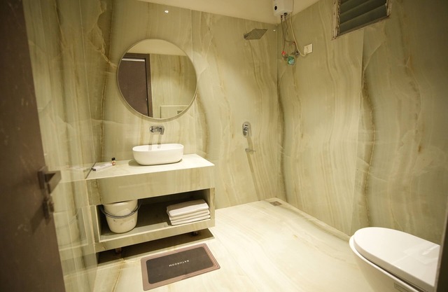 Starlight Oasis Resort Spacious 7-bedroom with WiFi, AC in brilliant Nashik