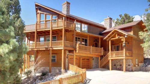 Starlight Retreat by AvantStay Gorgeous Log Style Home w Incredible Views