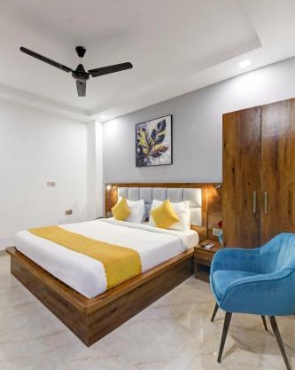 Status By Hotel The Emporio