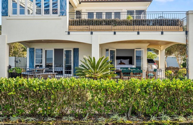 Stay and Relax at Beachfront Beauty