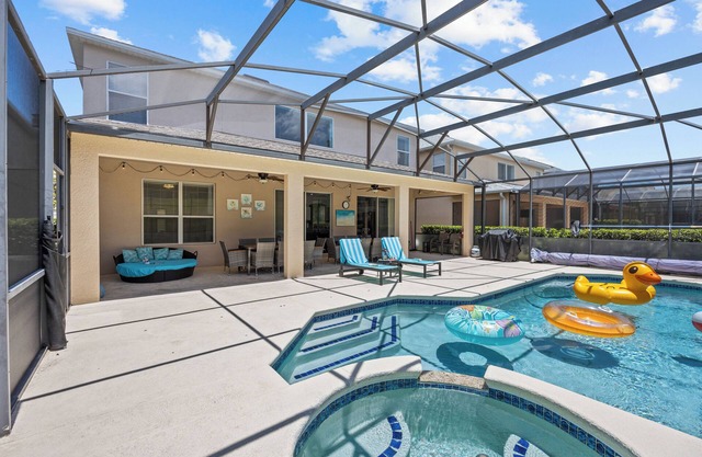 Stay. Play. Make Memories. 4 Miles to Disney, Private Pool & Game Room w/AC!