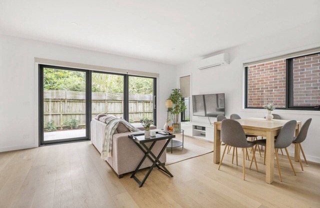 StayAU Modern 4BR TH Bayswater